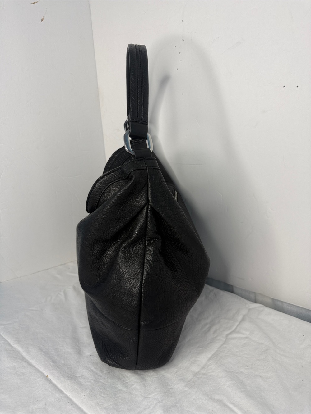 B. Makowsky Black Pebbled Leather Slouchy Hobo Shoulder Bag. - Picture 2 of 9